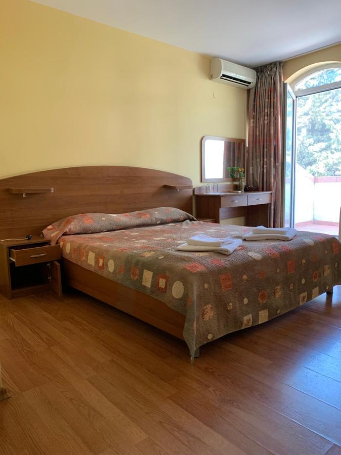 Sea Square Hotel Balchik Esterno foto