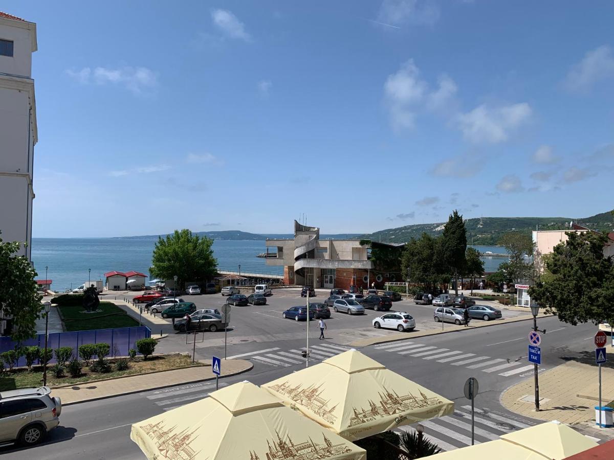 Sea Square Hotel Balchik Esterno foto