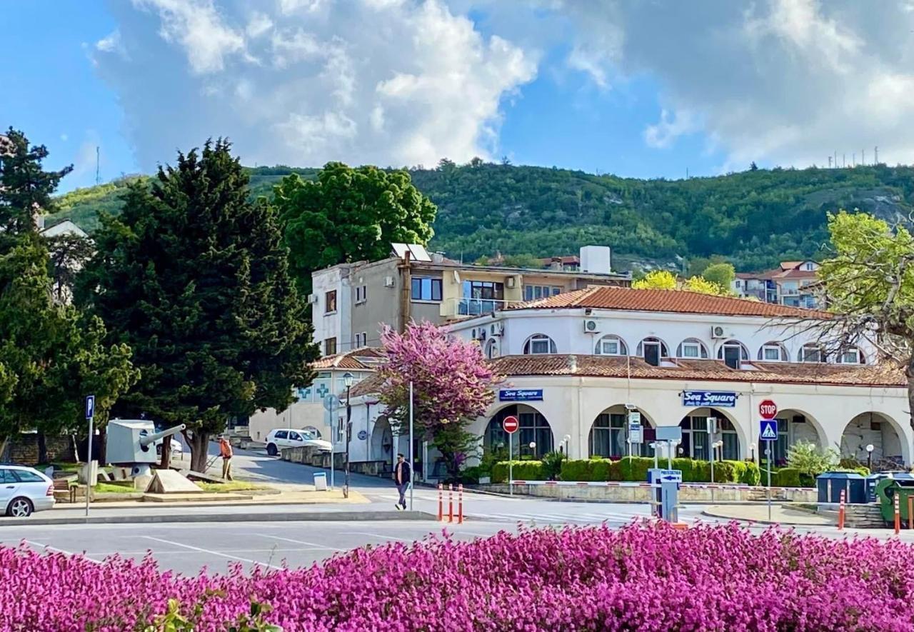 Sea Square Hotel Balchik Esterno foto